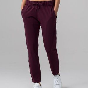 Lululemon On The Fly Pant (28") Color: Dark Adobe